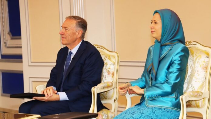 أصداء واسعة لمؤتمر باريس على وسائل التواصل الاجتماعي: التأكيد على دعم المقاومة المنظمة في إيران