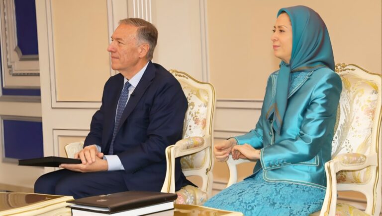 مريم رجوي: الهزيمة الاستراتيجية في سوريا ولبنان هي مرآة تعكس تمامًا ضعف وتزلزل نظام الملالي