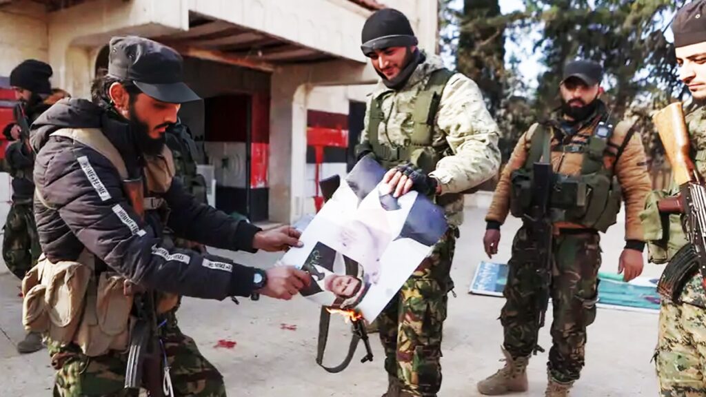 إيران تركت عتاداً كبيراً في سوريا بعد انهيار نظام الأسد وفرار قواتها