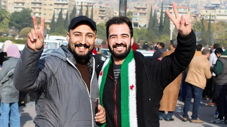 لحظة انهيار قوى خامنئي في سوريا