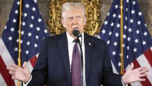 ترامب: النظام الإيراني خطر كبير ويجب منعه من امتلاك سلاح نووي