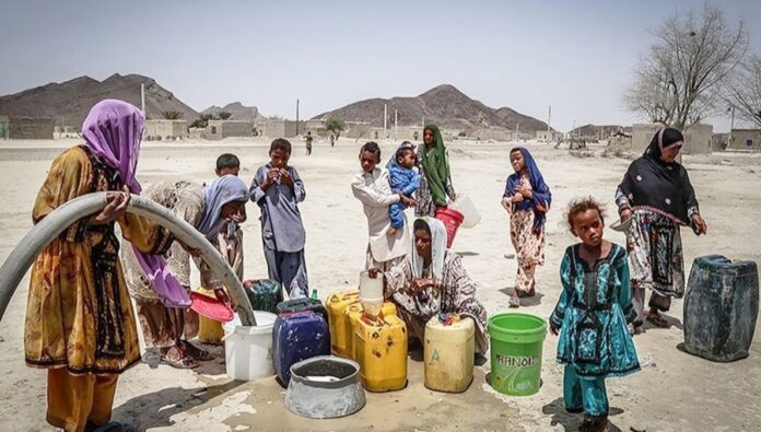 الفقر في إيران: الأسباب والآثار