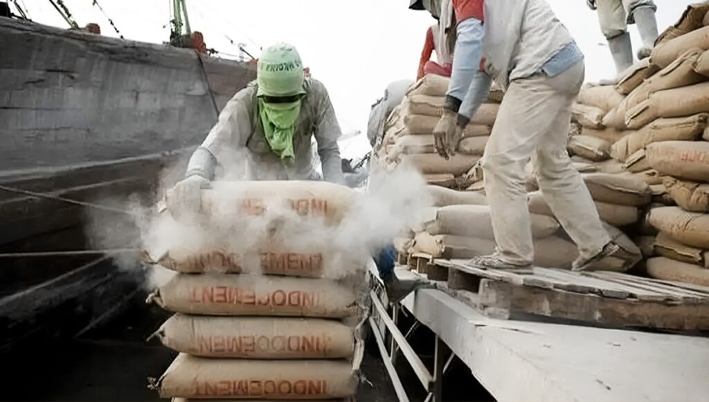 أزمة الطاقة في إيران: تعطّل 13 مليون طن من القدرة الإنتاجية للأسمنت
