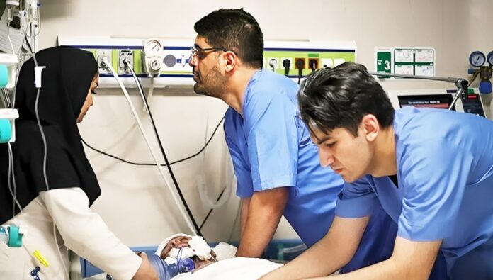 نقص في الكوادر التمريضية يؤدي إلى إغلاق أقسام في مستشفيات إيران