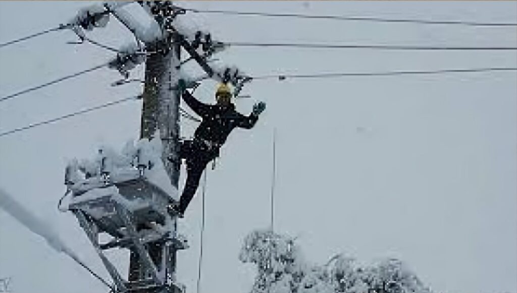 أزمة انقطاع الكهرباء في إيران وسط ظروف شتوية قاسية