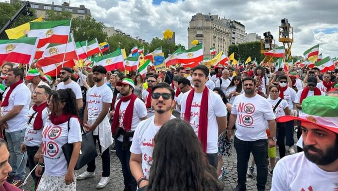 إعلامُ المقاومة الإيرانية في مواجهة الديكتاتورية!