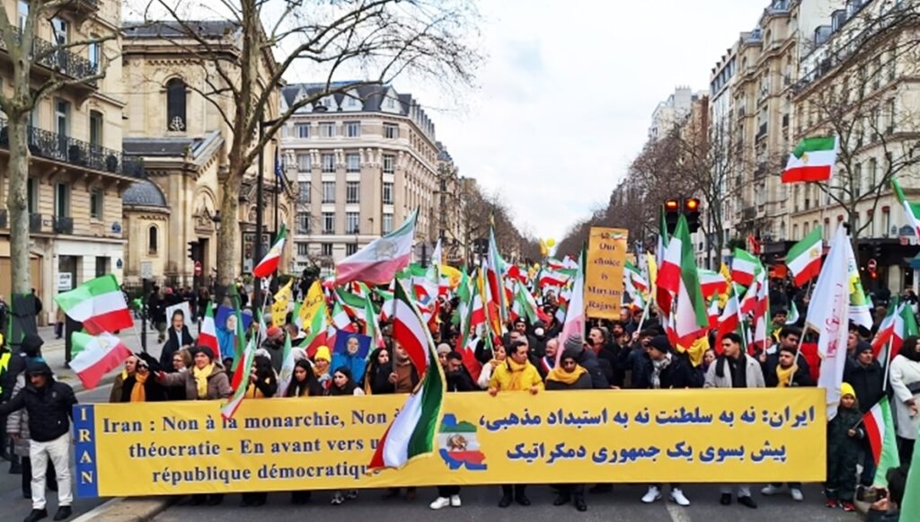 تقرير مصور عن مظاهرة حاشدة للإيرانيين في باريس، 8 فبراير 2025