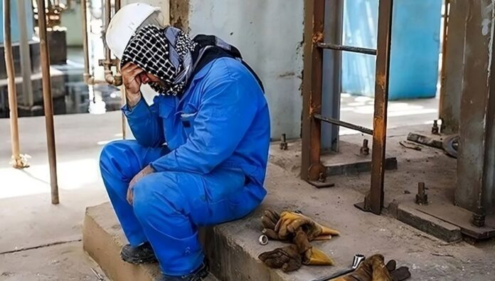 العمال الإيرانيون يكافحون التضخم والقمع الحكومي