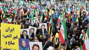 التظاهرة الكبرى للإيرانيين في باريس: رسالة واضحة لدعم خظة السيدة مريم رجوي لمستقبل إيران