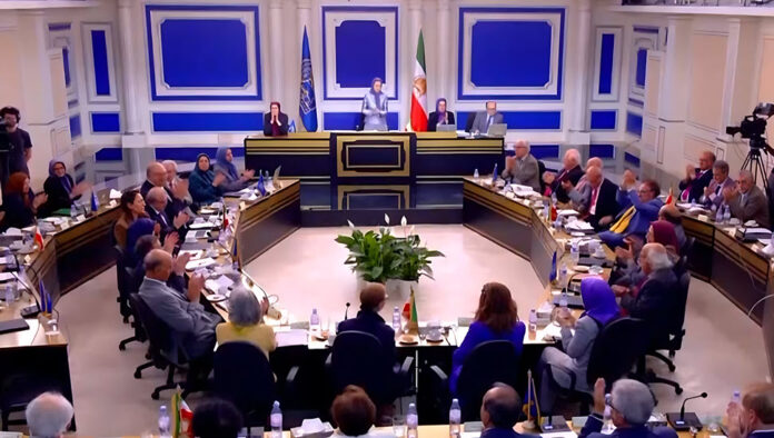 الاجتماع النصفي للمجلس الوطني للمقاومة الإيرانية: تصاعد الاحتجاجات في إيران وفشل استراتيجية خامنئي في المنطقة