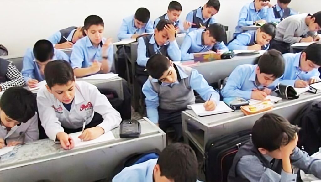 أزمة نقص المعلمين تفاقم تدهور التعليم في إيران، بما في ذلك طهران