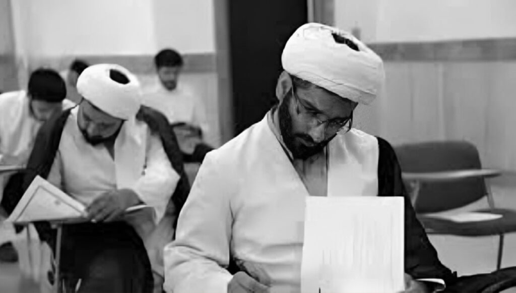 بلدية طهران تخصص 550 مليار تومان للدعاية الدينية وتجنيد 3,000 ملا