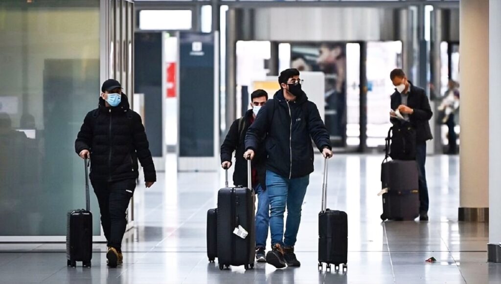 موج هجرة أساتذة الجامعات: تحدٍّ خطير لمستقبل إيران الأكاديمي