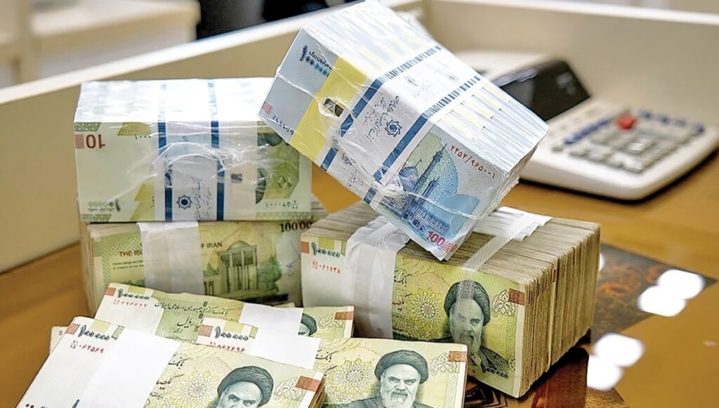 هبوط غير مسبوق لقيمة العملة الإيرانية وارتفاع حاد في معدلات التضخم