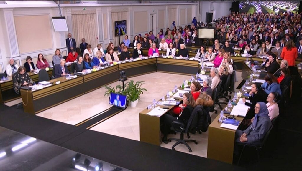 بيان لأكثر من 650 شخصية نسائية من مختلف أنحاء العالم دعمًا لنساء إيران والسيدة مريم رجوي