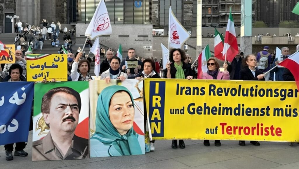 إيرانيون حول العالم يحيون اليوم العالمي للمرأة بمظاهرات ومعارض ضد النظام الإيراني