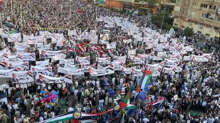 مصر: تظاهرات حاشدة لرفض تهجير الفلسطينيين