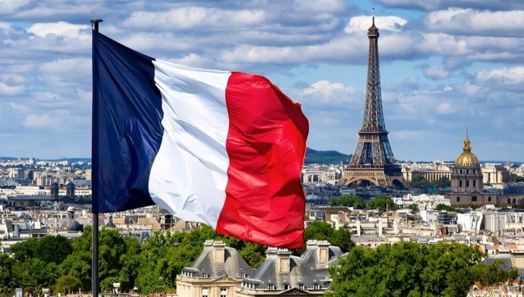 شخصيات فرنسية تدين تواطؤ القضاء والإعلام لصالح النظام الإيراني