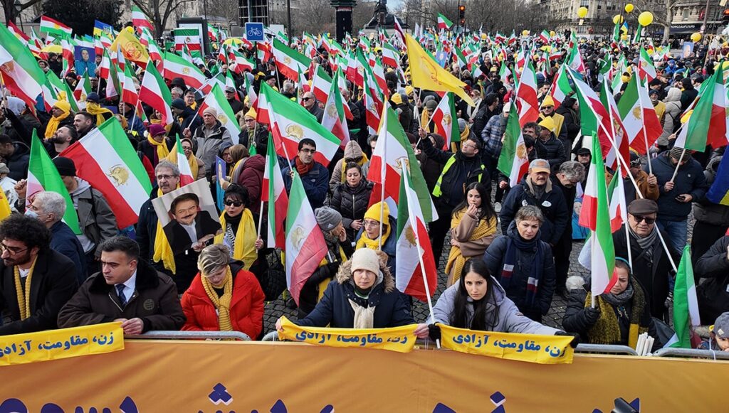 منظمة مجاهدي خلق الإيرانية في مواجهة نظام طهران