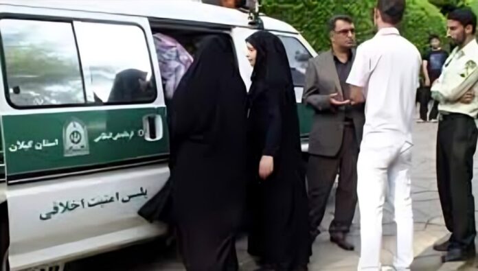 نساء إيران في مواجهة القمع: تصاعد المقاومة ضد النظام