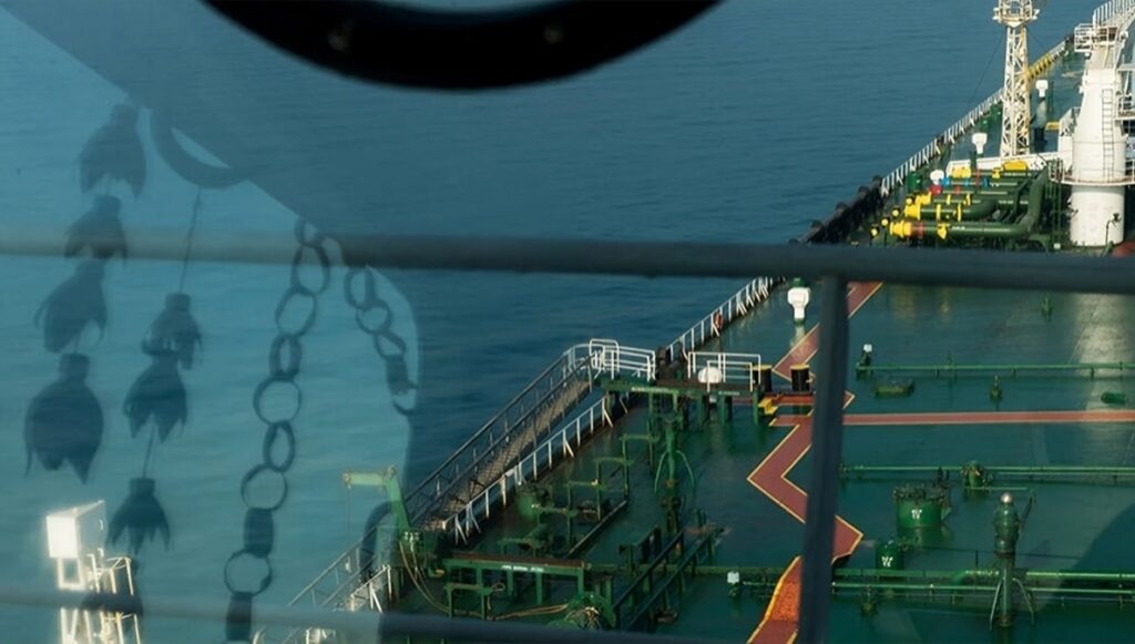 بلومبرغ: تصاعد العقوبات الأميركية يعيق نقل نفط النظام الإيراني قبالة سواحل ماليزيا