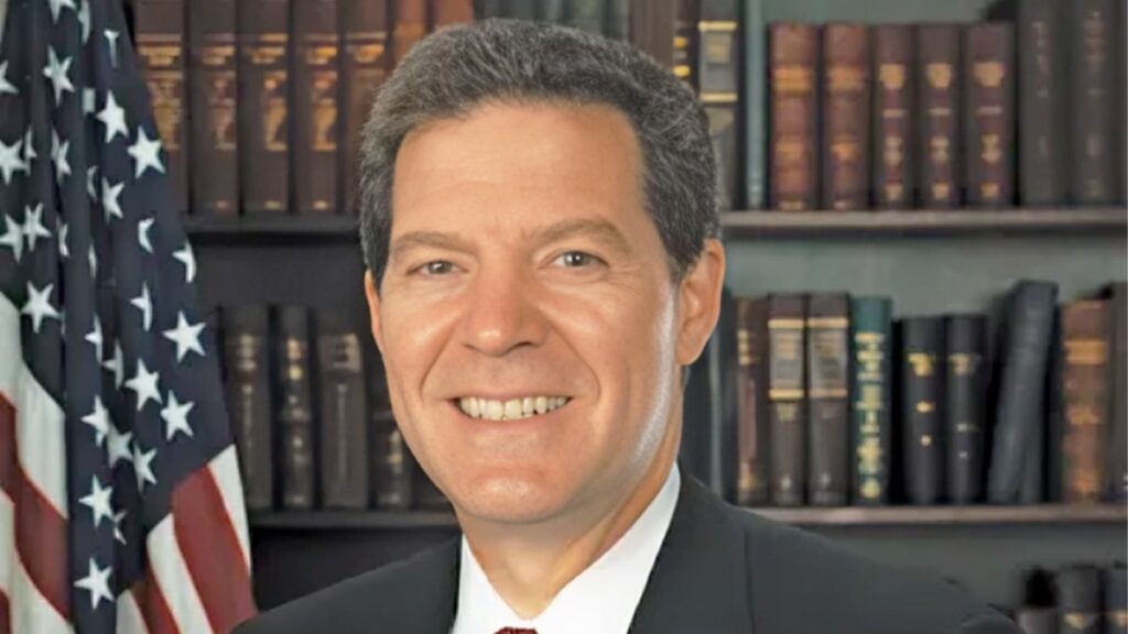 السيناتور سام براونبك: الرياح تهبّ نحو التغيير في إيران