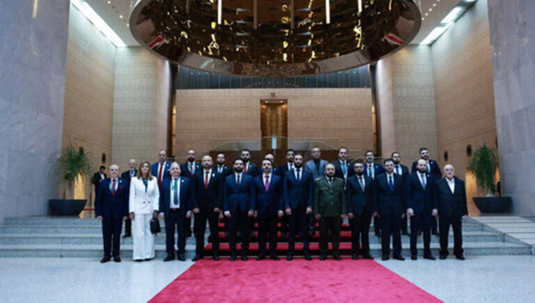 الرئيس السوري يعلن تشكيل الحكومة الجديدة