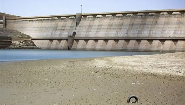 أزمة المياه في إيران تصل إلى مستوى غير مسبوق منذ ۵۷ عامًا