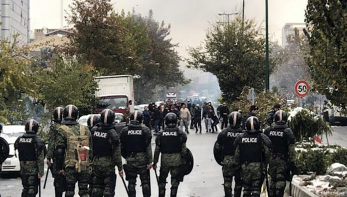 النظام الإيراني... القمع للبقاء في السلطة