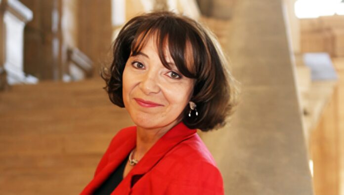 دومينيك آتياس: لا للإعدام في إيران، ودعمي للمقاومة الإيرانية غير مشروط