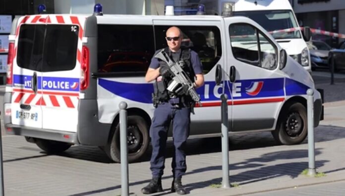 إعادة ملف الهجومين الإرهابيين اللذين استهدفا المقاومة الإيرانية في باريس إلى النيابة العامة الفرنسية