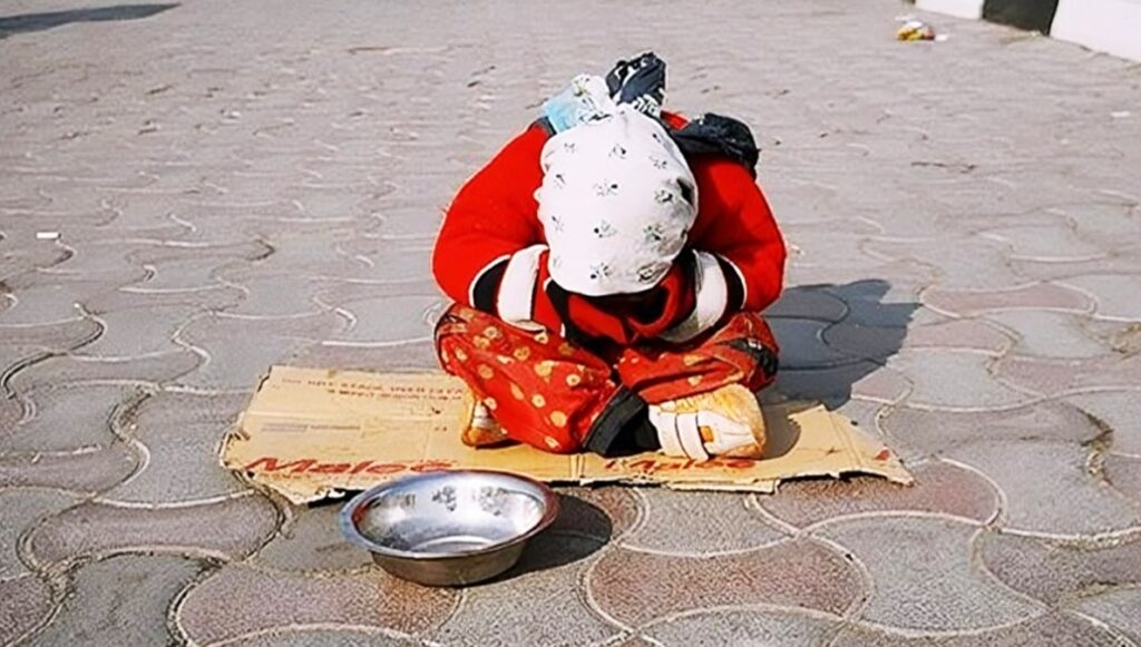 الاقتصاد الإيراني على حافة الانهيار: اعترافات رسمية ترسم صورة الانفجارالاجتماعي الوشيك