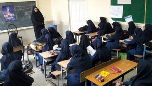 تدهور التعليم في إيران: جريمة دولة برعاية خامنئي