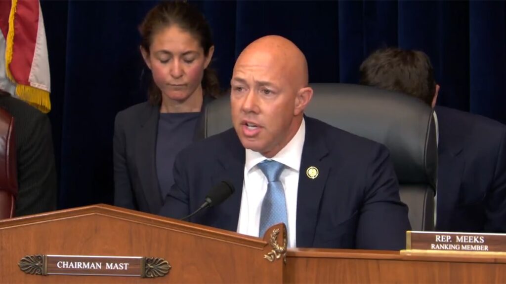 الكونغرس الأميركي يوجّه رسالة مباشرة إلى خامنئي: "اختر الطريق... أو سندمّر برنامجك النووي"