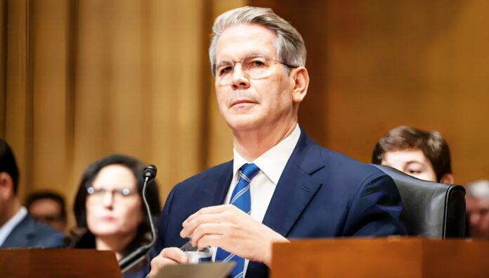 وزير الخزانة الأميركي يناقش مع المصارف العالمية تعزيز العقوبات النفطية على النظام الإيراني