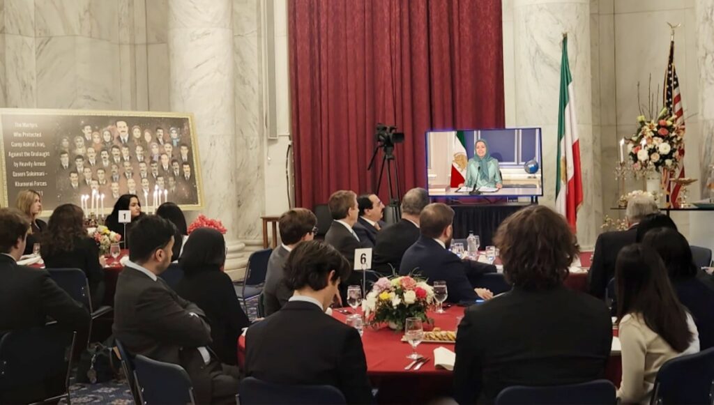 ناشطون إيرانيون:اسقاط النظام الإيراني يتحقق بيد الشعب الإيراني