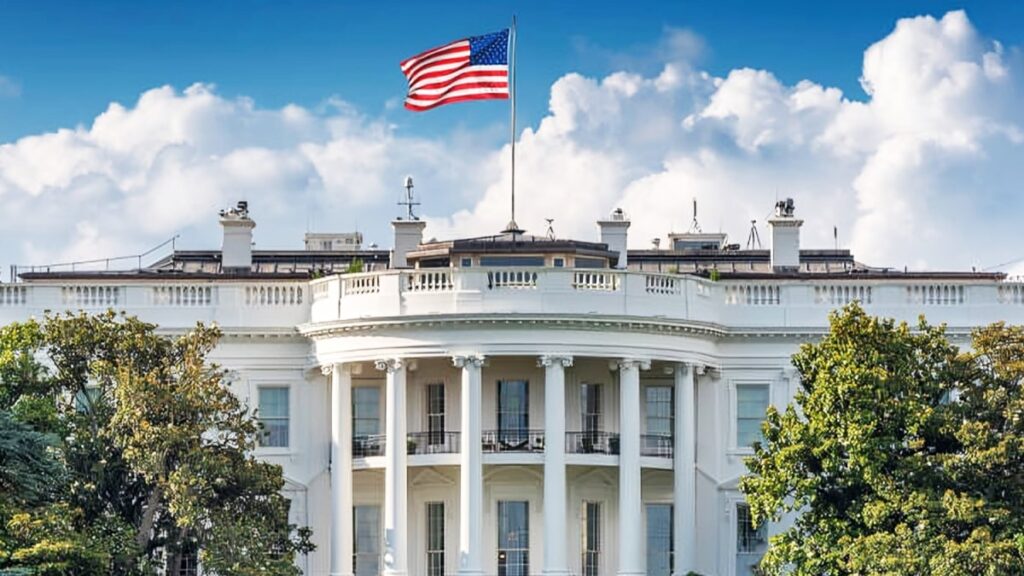 البيت الأبيض يهدّد بـ"قيامة" إذا واصلت إيران تطوير السلاح النووي... وتحذير أوروبي من تفعيل "آلية الزناد"