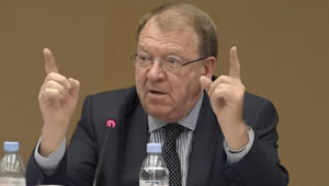 ستراون ستيفنسون: إيران قنبلة موقوتة بسبب الفساد المتجذّر