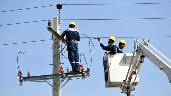 أزمة الكهرباء في إيران… سياسة متعمدة لتركيع الفقراء باسم 