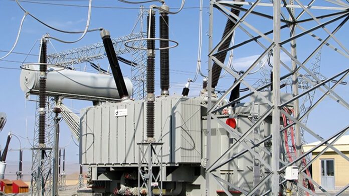 قطاع صناعي إيراني يتهاوى تحت وطأة أزمة الطاقة الخانقة وفساد الخصخصة