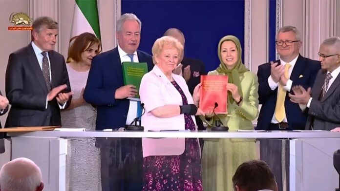 إيران الحرة 2025: دعم برلماني بريطاني واسع النطاق لمستقبل ديمقراطي 