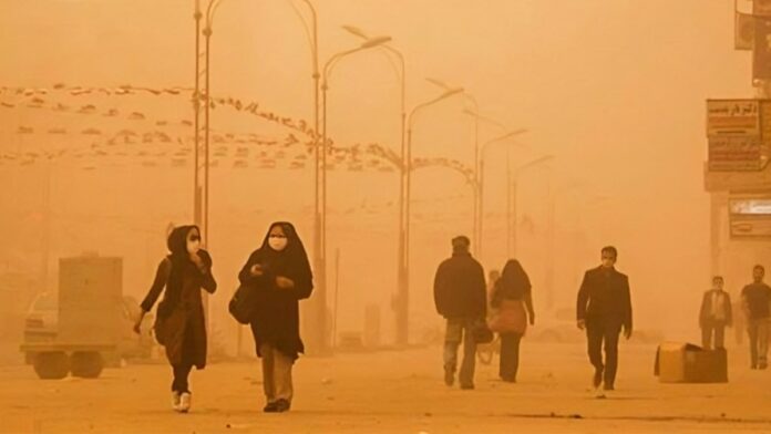 إيران غارقة في الغبار: أزمة بيئية تتجاوز الحدود وتخنق المدن