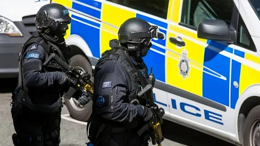 ديلي تلغراف: الحرس الإيراني متورط في 15 مؤامرة إرهابية تهدد أمن بريطانيا 