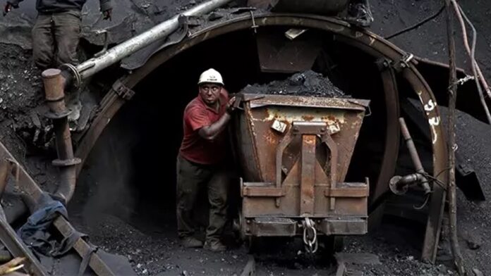 إيران: أكثر من عشرة آلاف عامل يُقتلون سنوياً في مواقع العمل