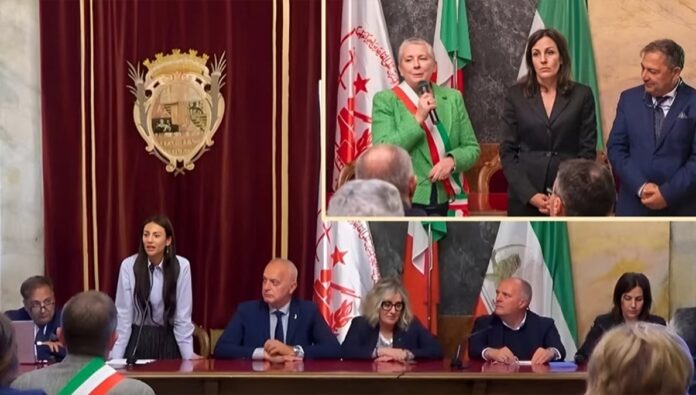 كونيو الإيطالية تستضيف مؤتمراً لدعم المقاومة الإيرانية وإدانة النظام الإيراني