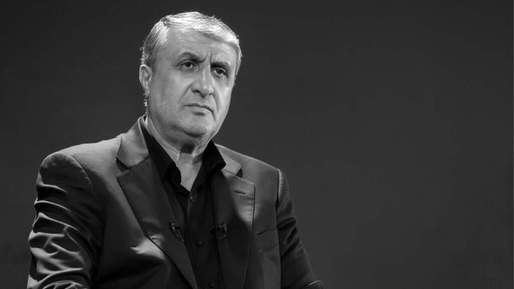 غيظ رئيس "الذرية" الإيراني من مجاهدي خلق ودورهم في كشف طموحات النظام النووية