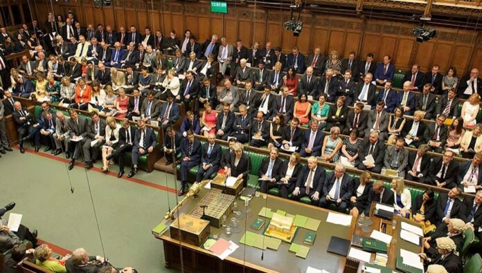 الاندبندنت: مئات النواب في البرلمان البريطاني يطالبون بدعم خطة المجلس الوطني للمقاومة الإیرانیة 