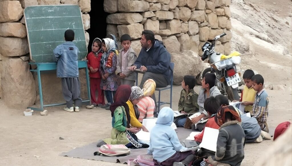 قالیباف يَعد المعلمين بالإصلاح… وميزانية النظام تفضح الخداع