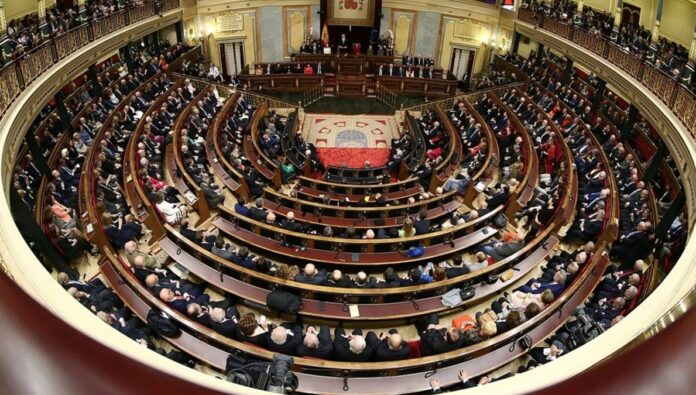 لجنة الشؤون الخارجية في البرلمان الإسباني تعتمد قراراً بالإجماع لدعم حقوق الإنسان ونساء إيران 