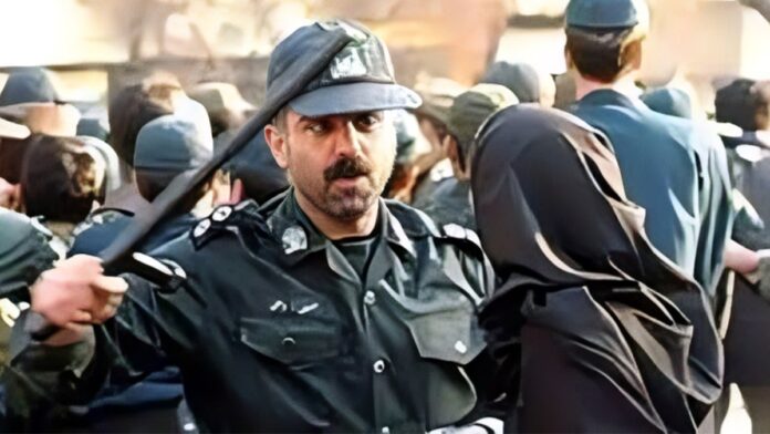 تلغيراف: نواب بريطانيون يطالبون بالاعتراف بحق وحدات الانتفاضة في محاربة حرس النظام الإيراني 